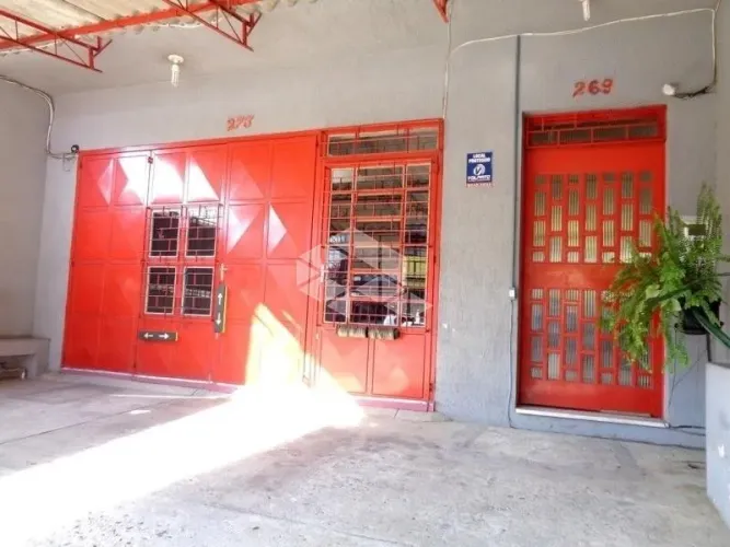 Excelente Prédio Residencial com 3 apartamentos, sendo 2 coberturas e 1 térreo com vagas d