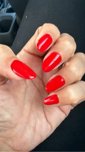 Precisa-se de nail manicure