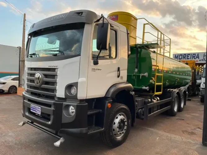 VW 26280 2021 TRAÇADO 6X4 PIPA BOMBEIRO