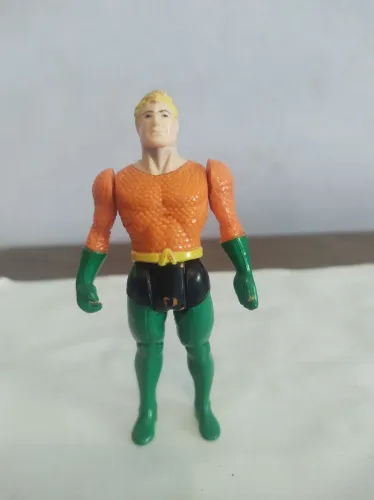 Boneco Super Powers Aquaman 