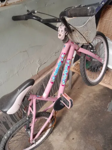 Bicicleta  feminina  aro 20, usada