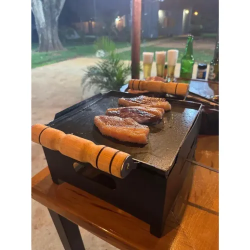 Churrasqueira chapa a álcool em ferro 