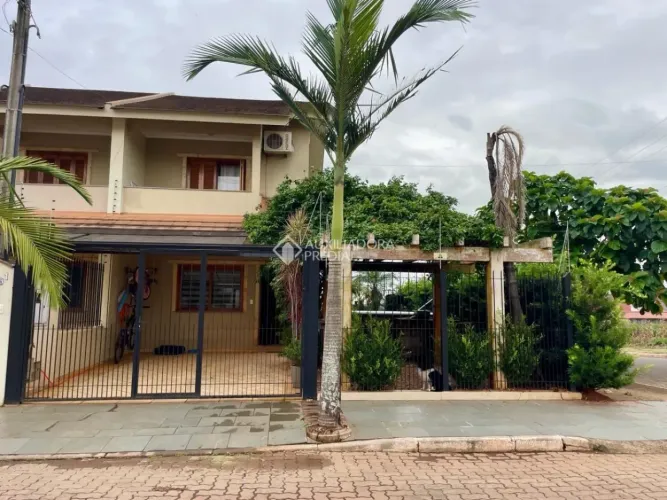 Sobrado à Venda em Moinhos D'Água, Lajeado