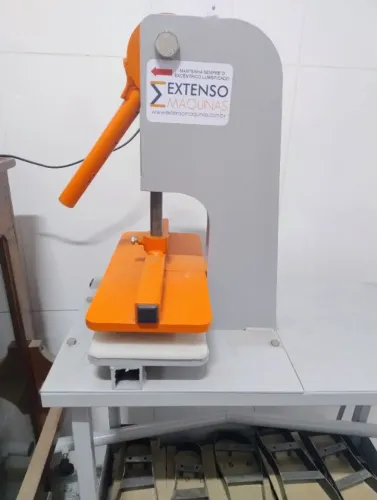Máquina de fazer chinelos