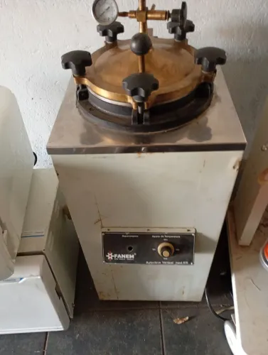 Autoclave vertical