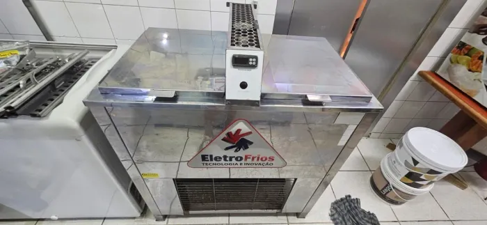 Picoleteira eletrônicos usada com vazamento no reservatório de álcool 