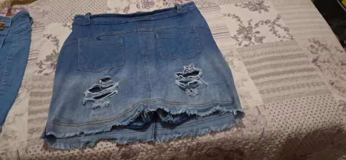 Saia Jeans Destroyed - Estilo e Conforto