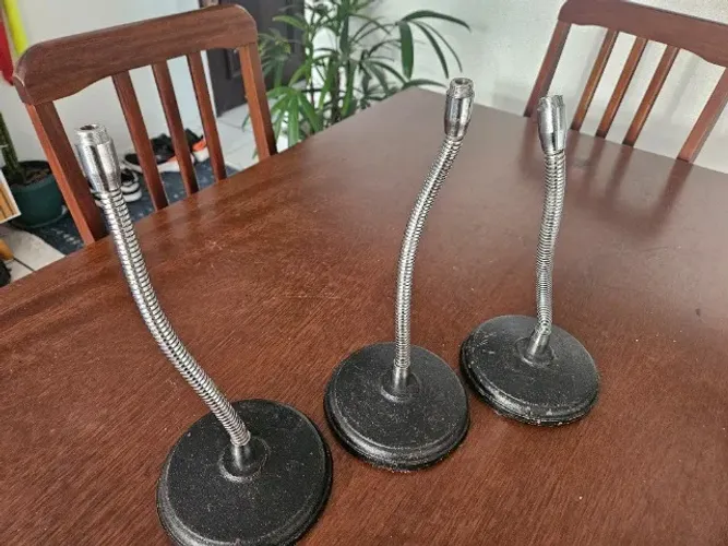 Três Suportes de mesa para microfone (50 reais cada)