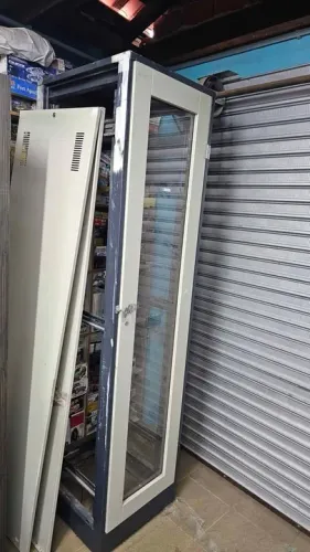 Rack de servidor grande