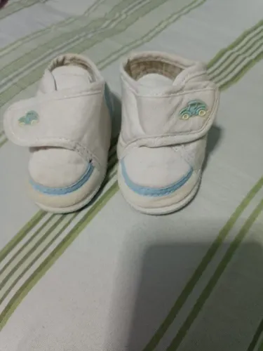 Tênis veludo para Bebê - Brancos com Detalhes Azuis