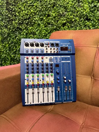 Mesa Analógica Soundcraft MI-8 com 8 Canais
