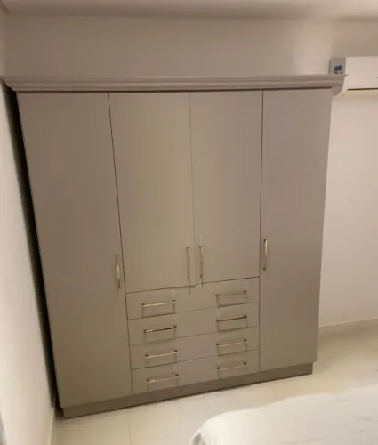 Guarda-Roupa Moderno e Espaçoso