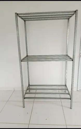 Prateleira em aço- Nova e sob medida