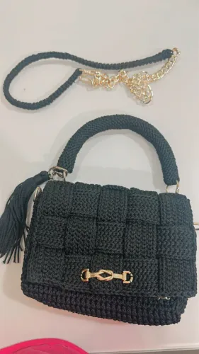 Bolsa feita de crochê