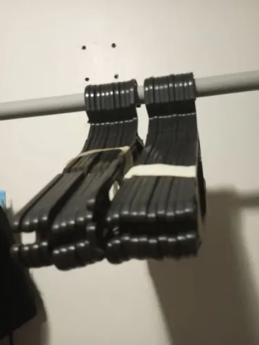 Cabides de plástico - Pacote com 20 unidades