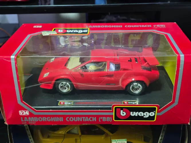 Miniatura 1:24 lamborghini countach 5000 1988 burago novo