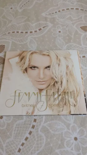 Britney Spears Femme fatale deluxe USA 