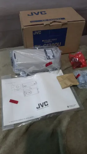Câmera de Vídeo JVC TK-C1380