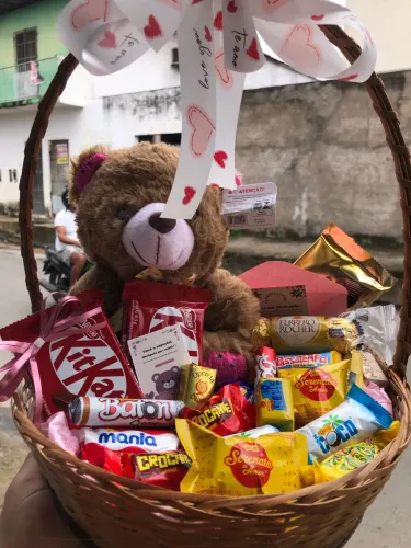 Cesta romântica, cesta de aniversário, cesta presente ,cesta com flores,