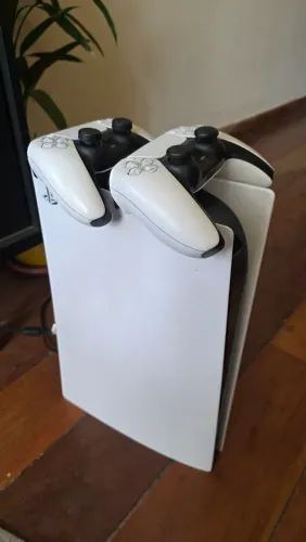 Playstation 5 Digital Edition - 2 controles