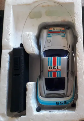 Carrinho de controle remoto vintage Porsche Turbo Rothmans