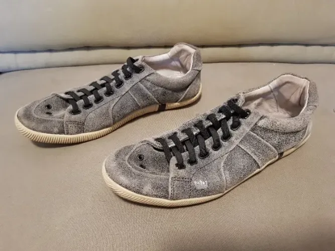 Tenis Osklen 41 - cinza com elastico - otimo estado