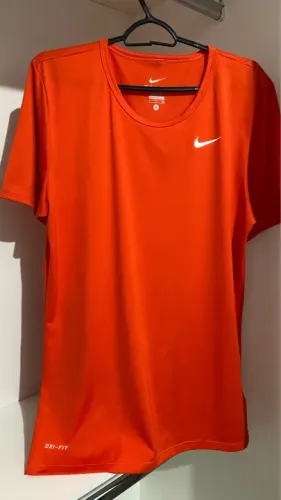 Camiseta Nike Dri-Fit Laranja