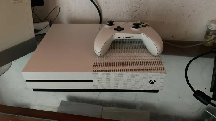 Vendo Xbox One S HD 1terá