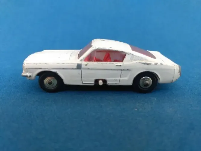 Carrinho Miniatura de Mustang da Lesney Matchbox