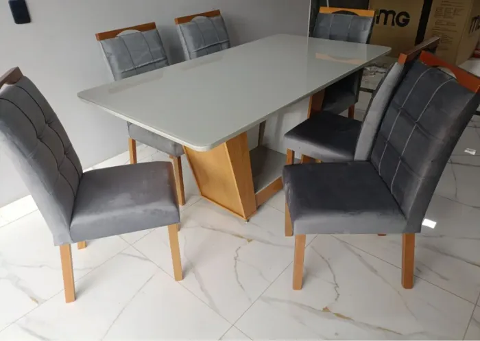 Mesa de jantar favorita 160x90 com cadeiras em madeira maçiça