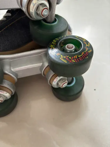 Patins n. 35 Estado de Novo