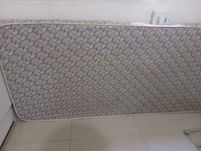 Colchão de Solteiro ( Usado )