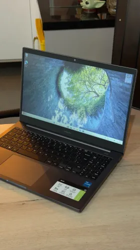 Notebook Samsung Galaxy Book | 4GB Ram | Core i3 11ª Gen | 256GB SSD - Nota fiscal! Loja!