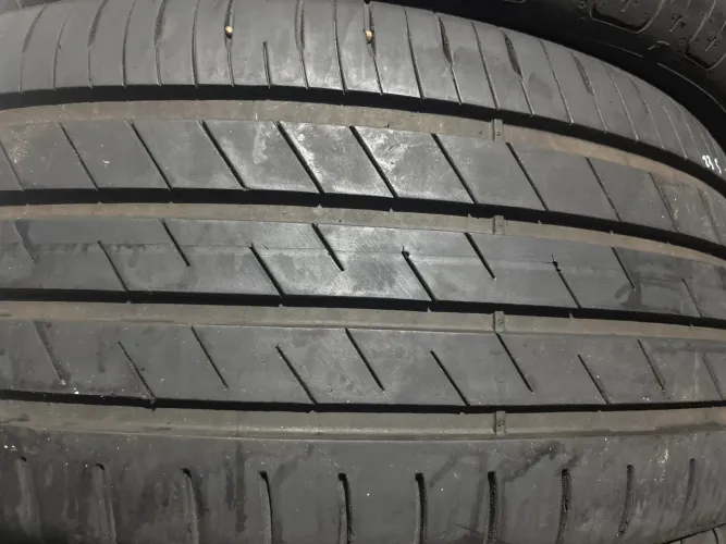 Pneu 235/45/19 Goodyear Wrangler Territory semi novo unida