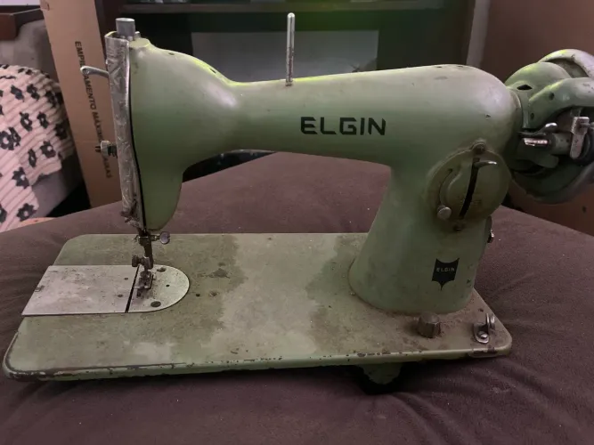 máquina de costura Elgin antiga, estrutura de ferro fundido