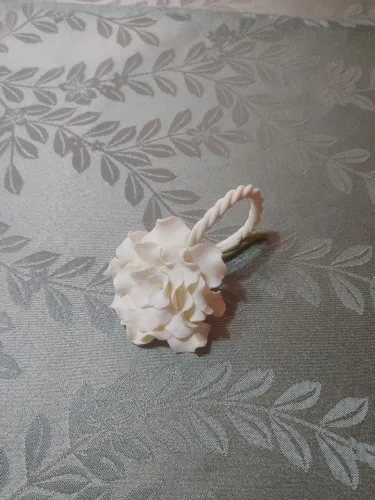 Conjunto de porta guardanapos em biscuit com 6 unidades, na cor branca.