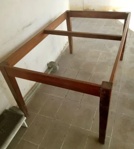 Base de mesa madeira: Comprimento 155 e largura 97
