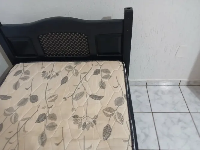 Cama com colchão/solteirão