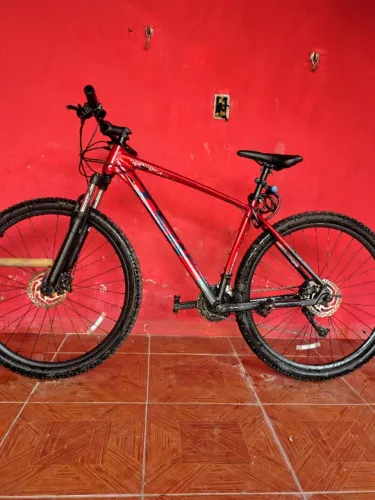 vendo bicicleta aro 29 tsw  completa semi nova 