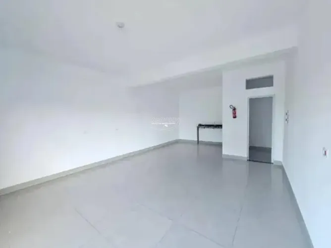 Salão comercial para alugar no bairro Parque São Matheus, Piracicaba.