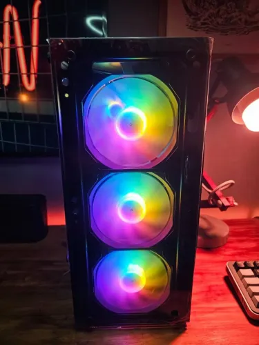 Pc muito bom e praticamente novo