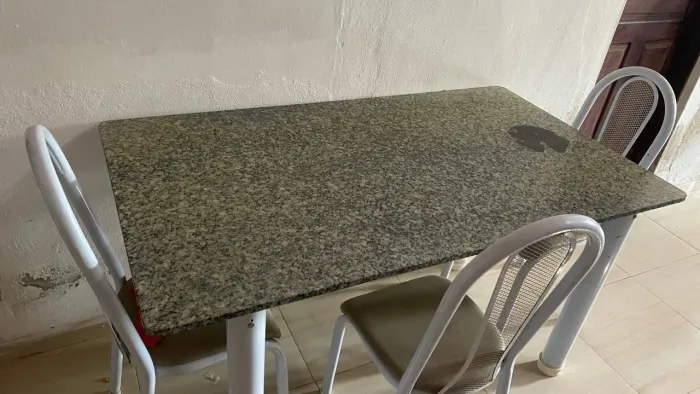 Mesa 3 cadeiras