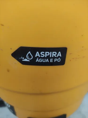 Aspirador de pó e água