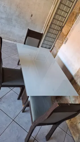 Mesa tampo de vidro