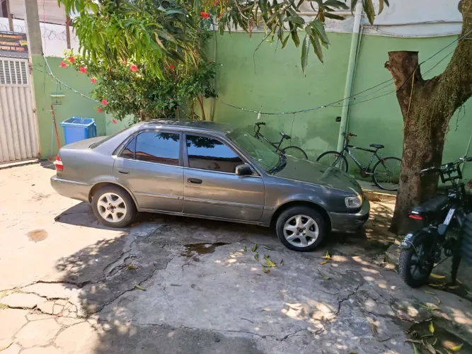 Toyota Corolla XEI 1.8/1.8 Flex 16V Aut. 2001