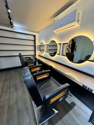 Poltrona Jetro reclinável para Cabeleireiro/Barbeiro