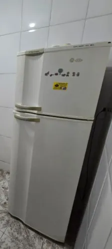 Geladeira Duplex Electrolux Funcionando normalmente Retirada no local 
