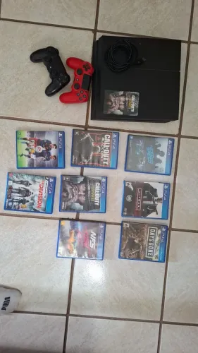 Ps4 fat+ 2 controles + 8 jogos