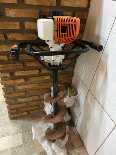 Furador de solo