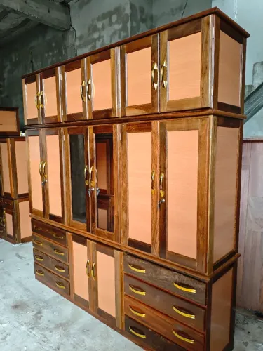 Guarda roupas de madeira a pronta entrega.